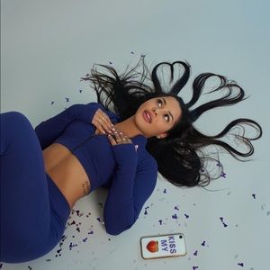 Blue ribbed zip up crop top